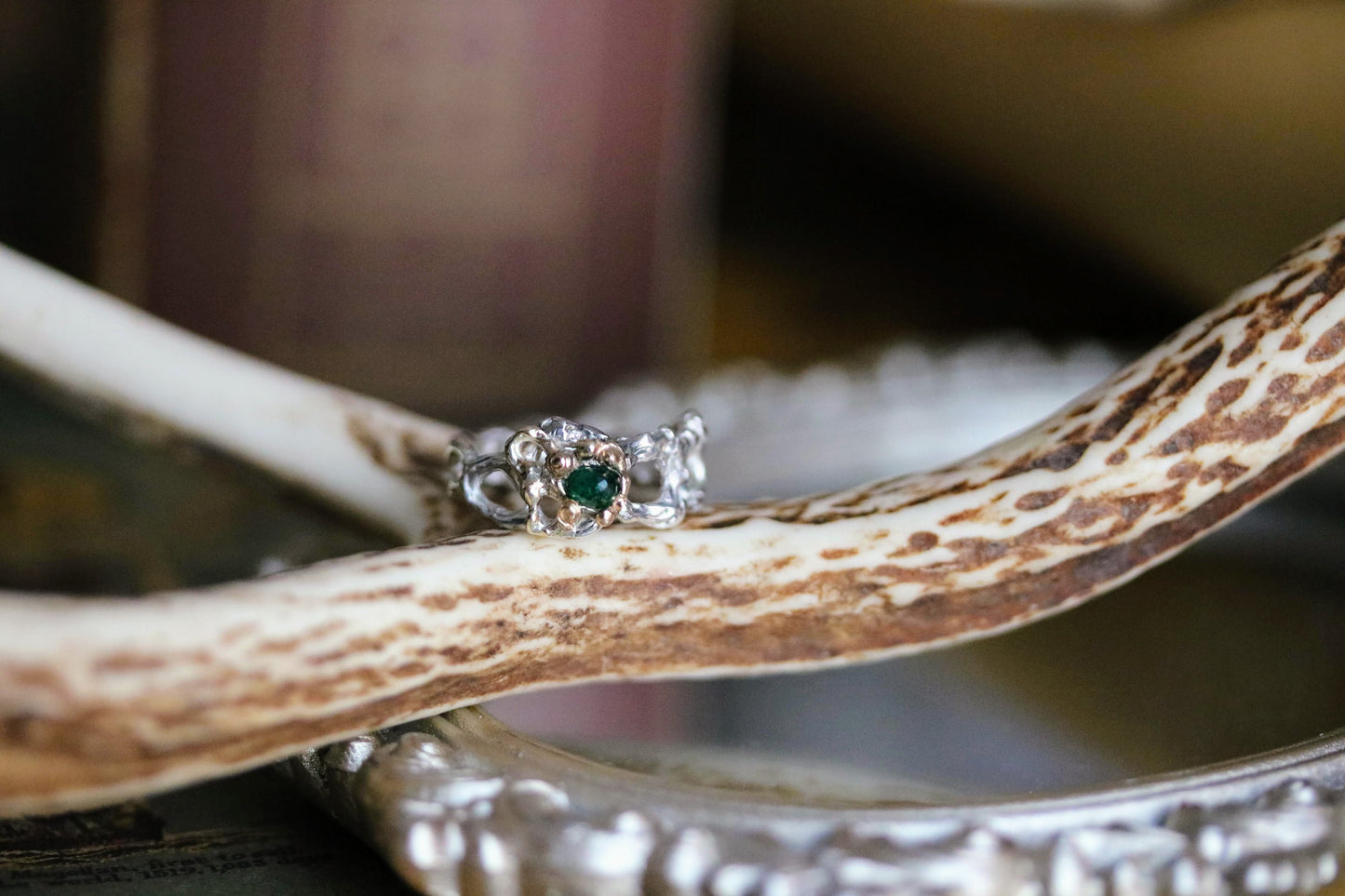 emerald gold ring
